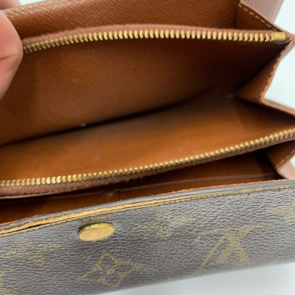 💥AUTHENTIC💥 Louis Vuitton Monogram Sarah Wallet - Picture 10 of 12